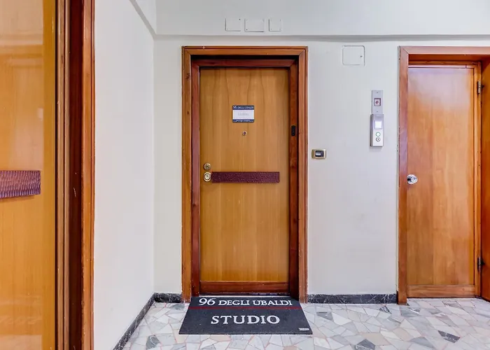 96 Degli Ubaldi Studio